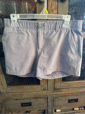 Under Armour Heathered Light Gray Athletic Shorts